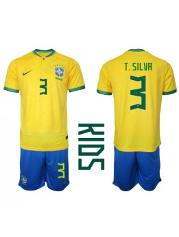 Otroški Nogometna dresi replika Brazilija Thiago Silva #3 Domači SP 2022 Kratek rokav (+ hlače)